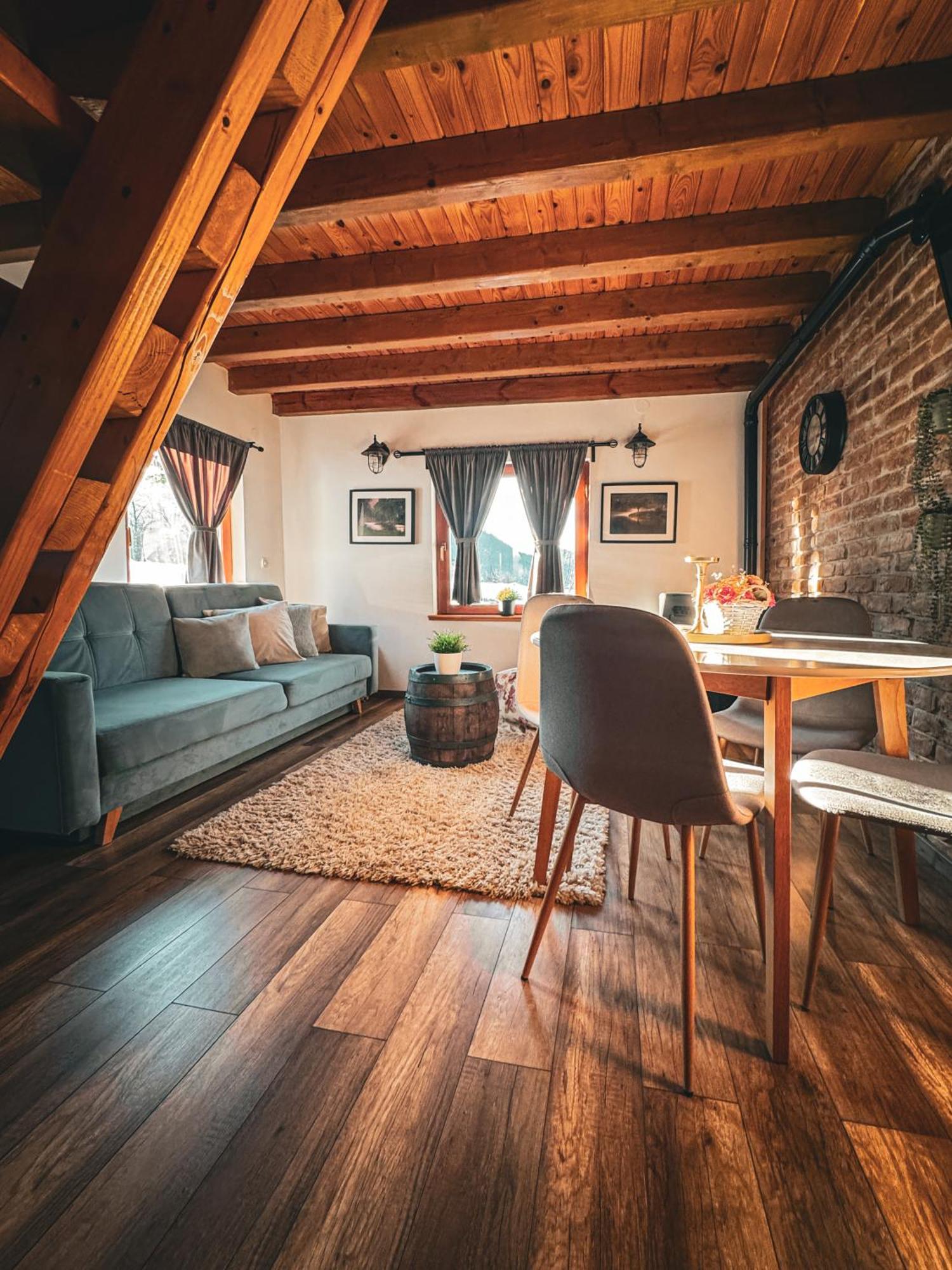 Woodenhouse With Two Apartments Оточац Екстер'єр фото